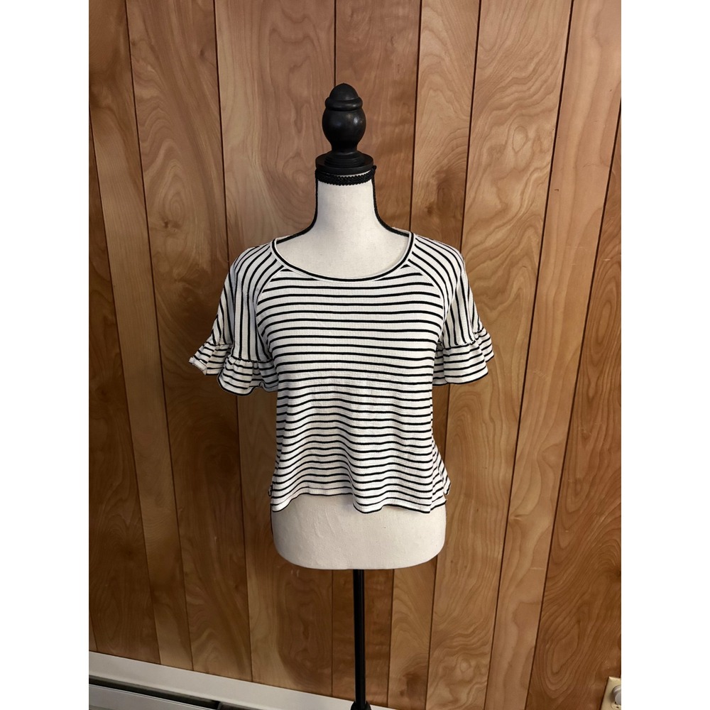 Max Studio London XS Black White Striped Ruffle Sleeve Knit Top 4701570A